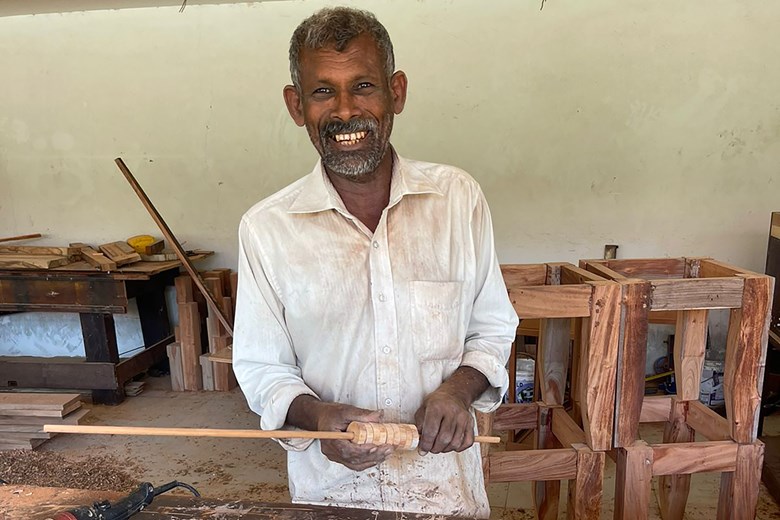 Sun Siyam Pasikudah Local Craftmen