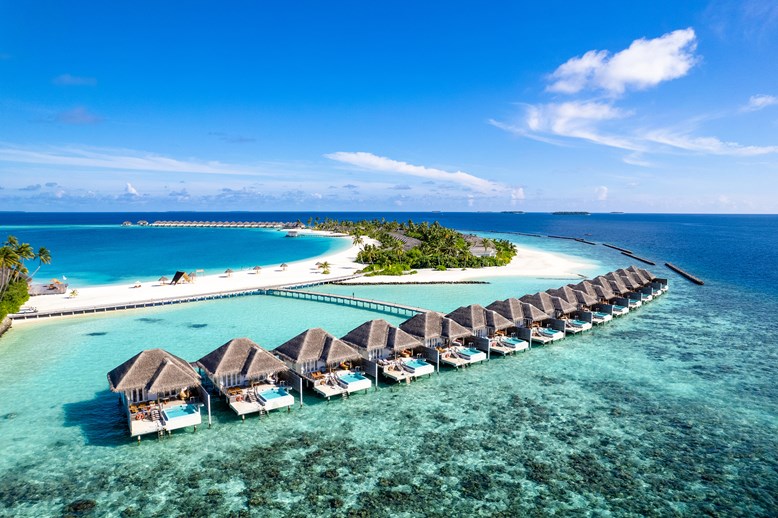 row of maldives overwater villas