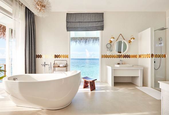 King Ocean Suite Bathroom_1