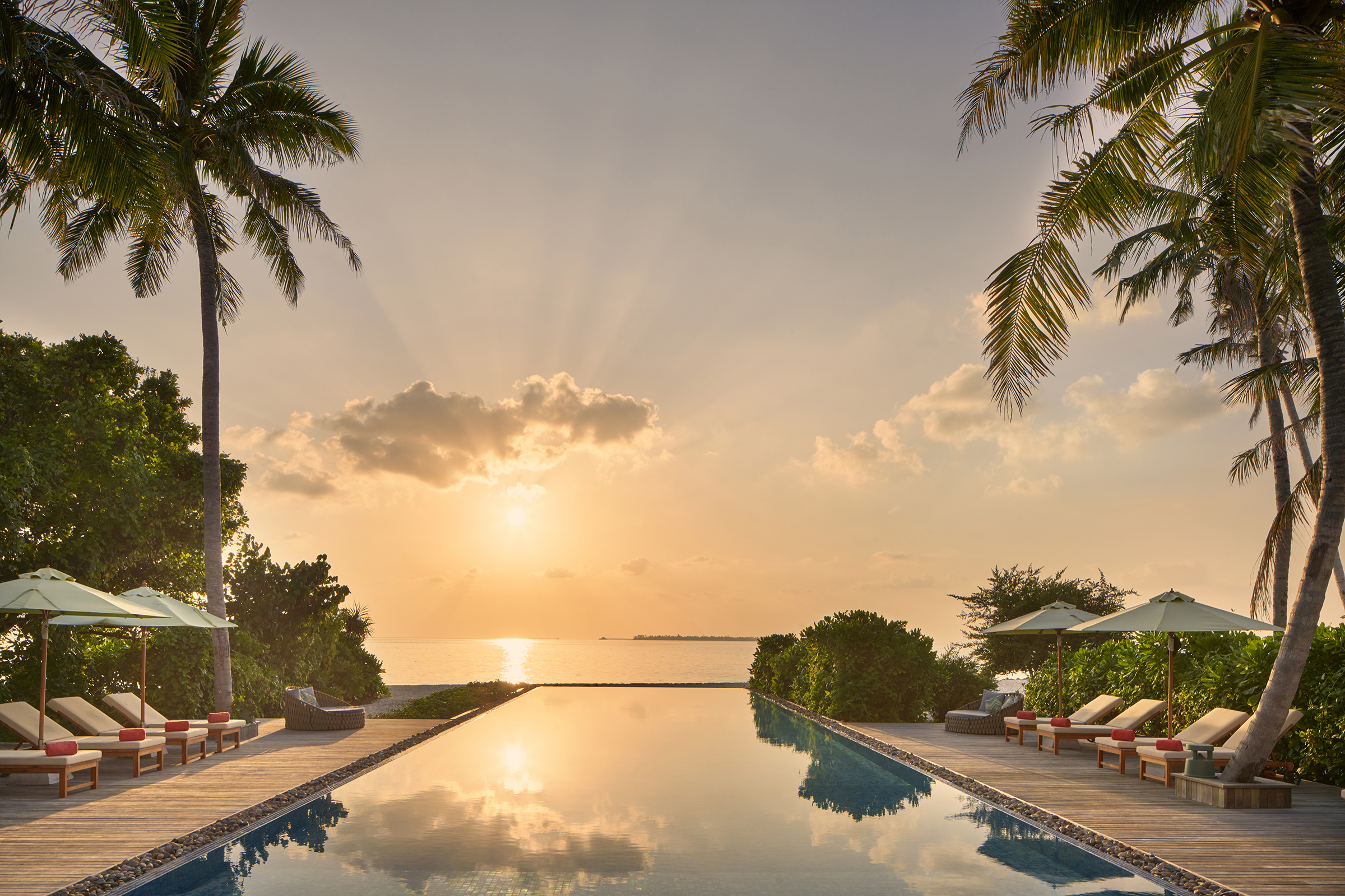 Siyam World Mint Bar Pool 1