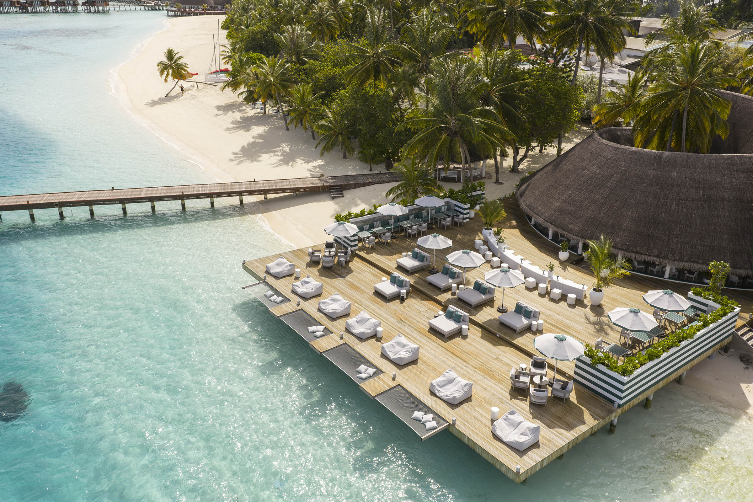 Sunsiyam Vilureef Nautilus Bar (Interior & Exterior) 1708